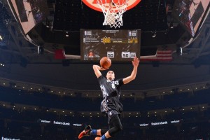 开云官网2026-蓝黄风暴横扫因斯布鲁克，阿诺德导演完美风暴，哥伦比亚大胜奥地利稳握出线权