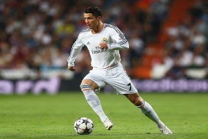 开云体育世界杯-当足球的终场哨吹进篮球馆，巴斯托尼的跨界接管